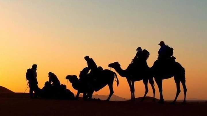 Pueblo Touareg - Private Tents Merzouga Luaran gambar